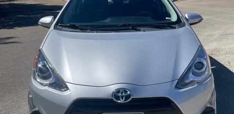 Toyota Prius c 2016