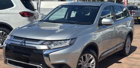 Mitsubishi OUTLANDER 2020