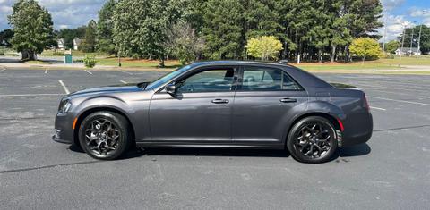 Chrysler 300 2022