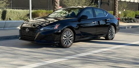 Nissan Altima 2025