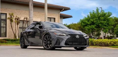 Lexus IS 2025