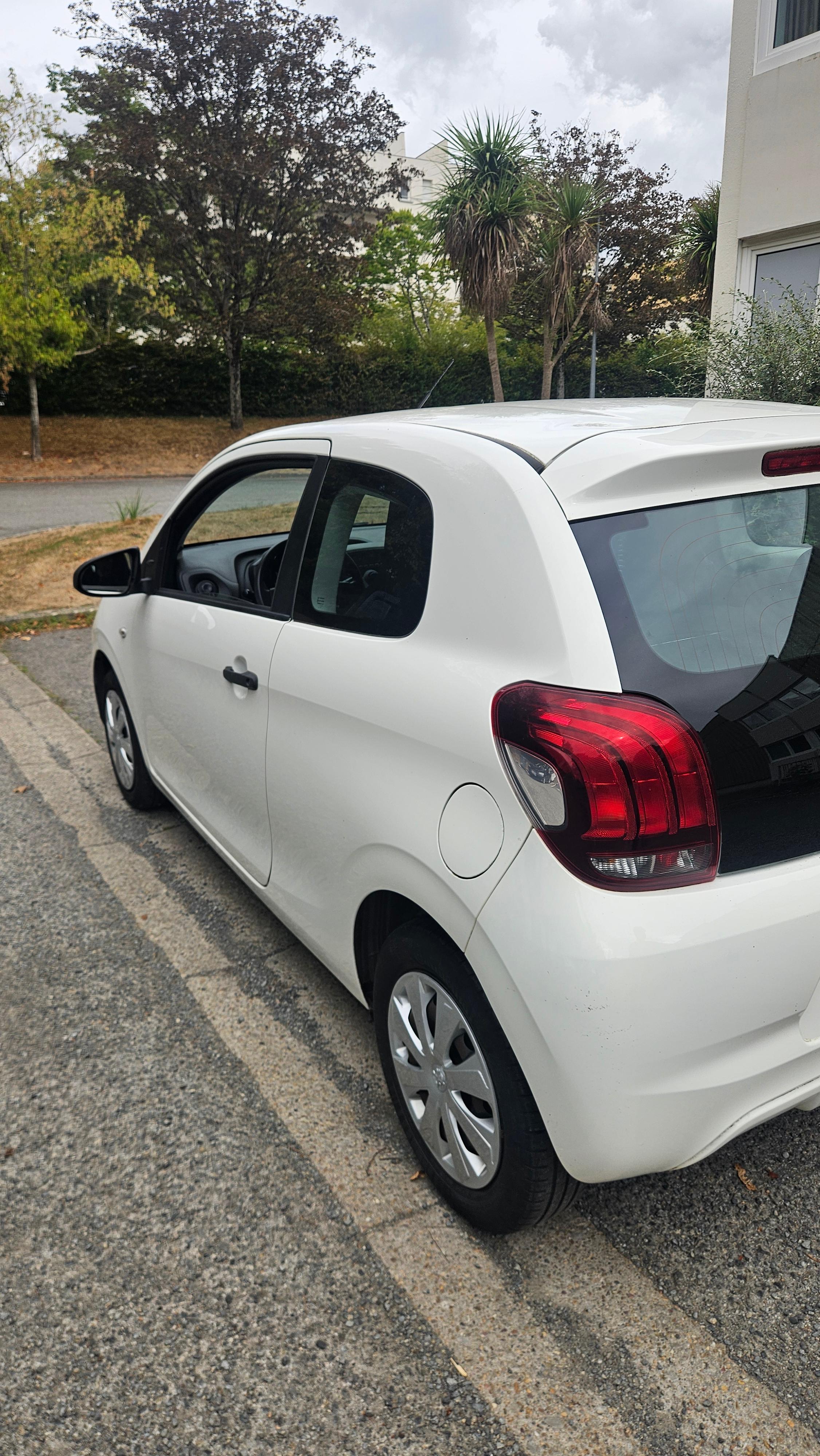 Peugeot 108 2016 à Saint-Nazaire
