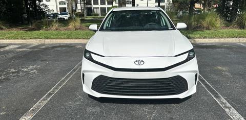 Toyota Camry Hybrid 2025