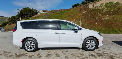 Chrysler Pacifica 2017