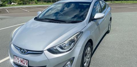 Hyundai ELANTRA 2015