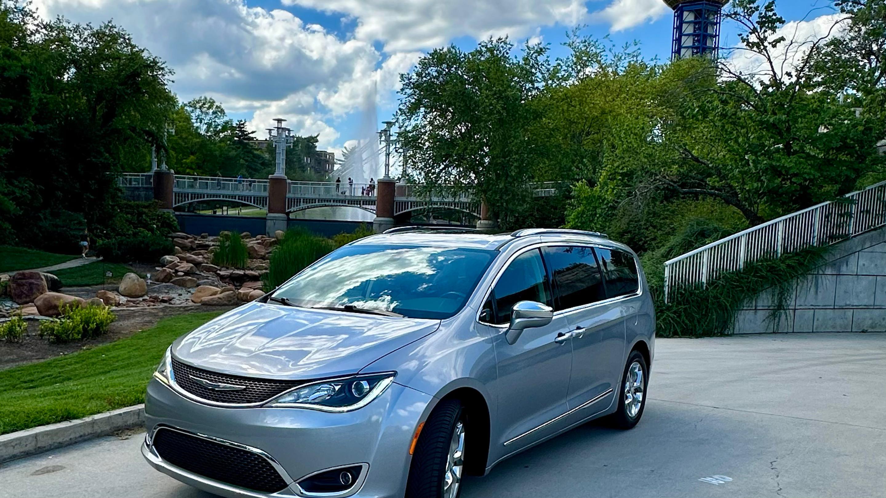 Chrysler Pacifica 2020 in Knoxville, TN