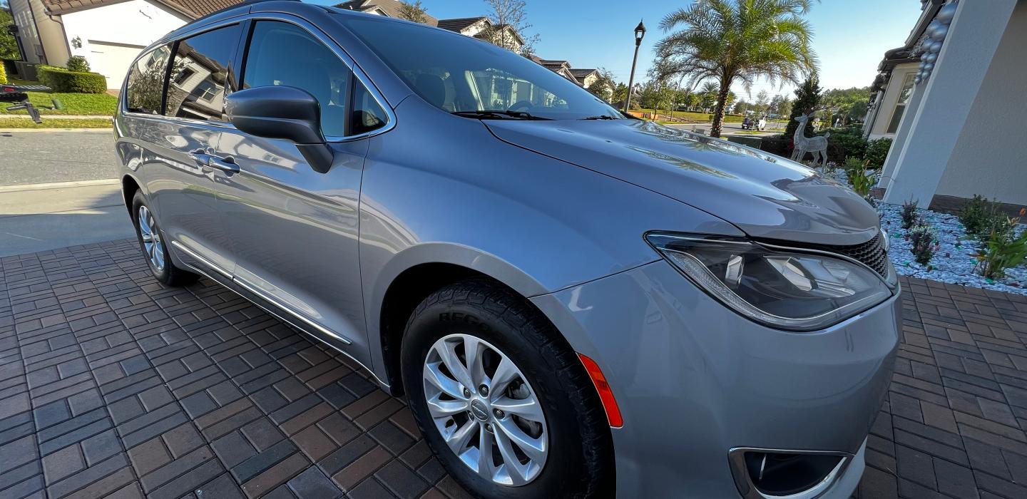 Chrysler Pacifica 2017 rental in Orlando, FL by Nelson P. Turo