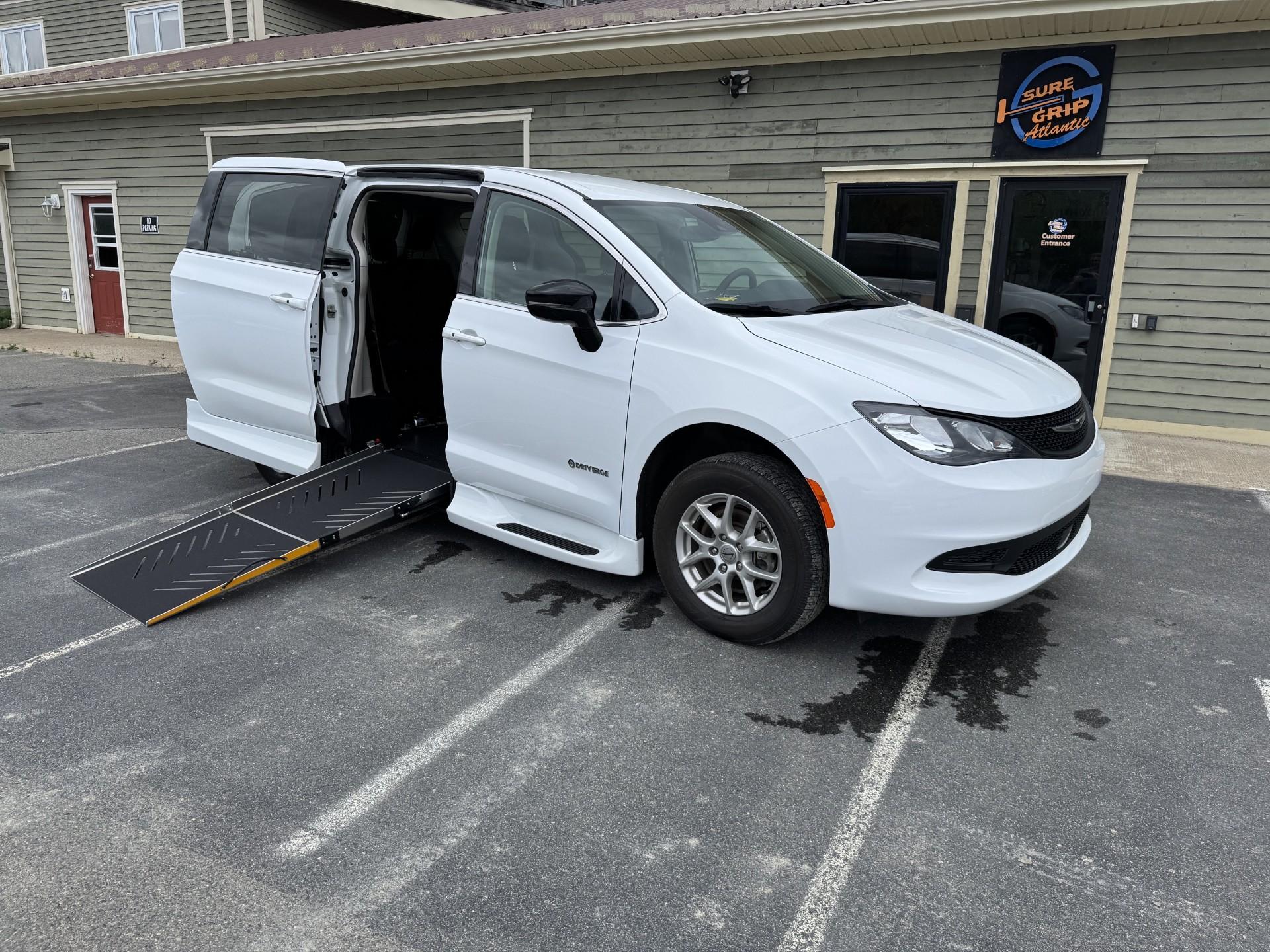 Chrysler Grand Caravan 2024 in Upper Kingsclear, NB