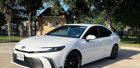 Toyota Camry Hybrid 2025