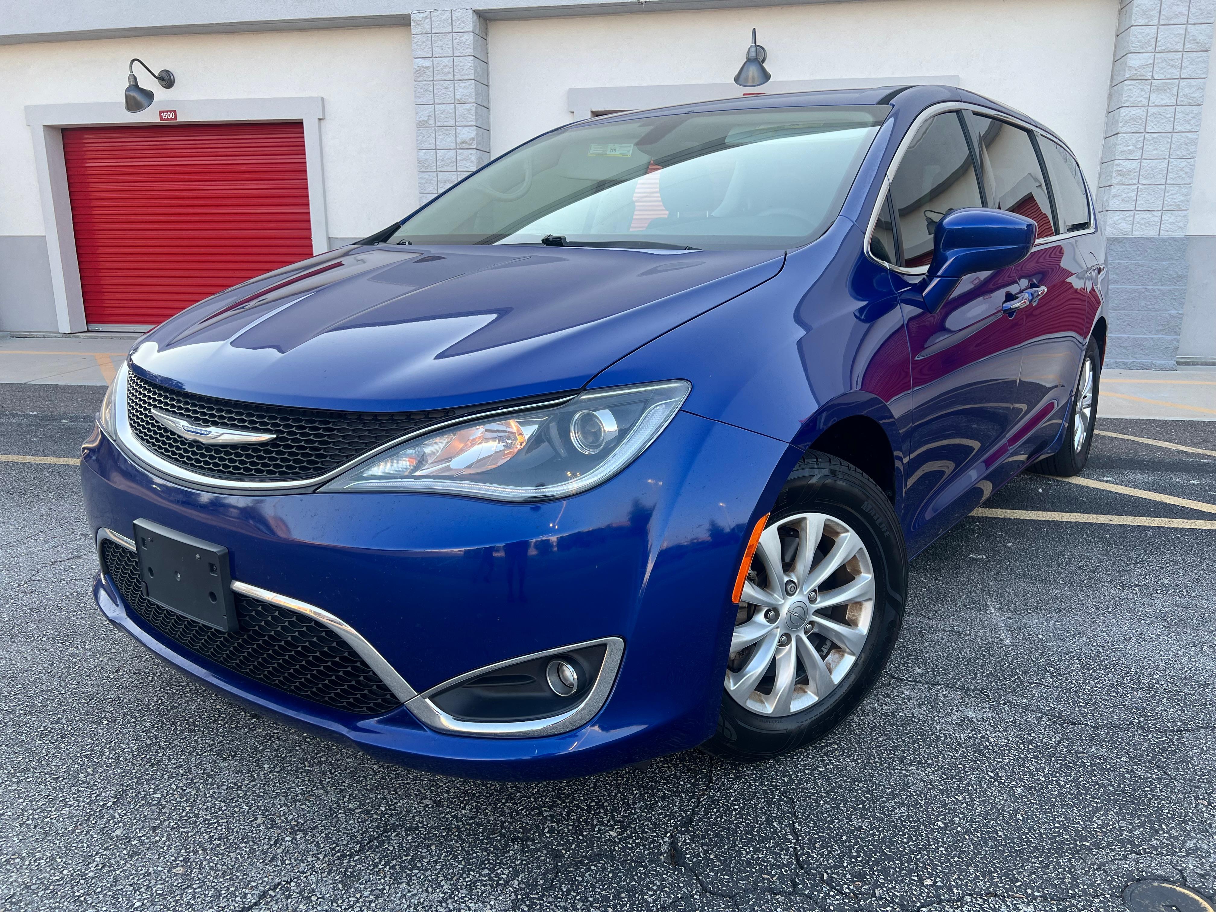 Chrysler Pacifica 2018 in Riverview, FL
