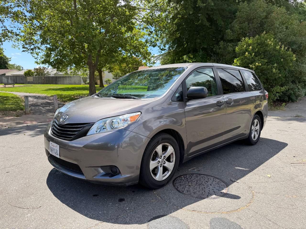 Toyota Sienna 2015 in 