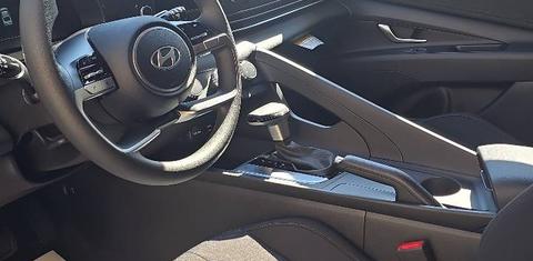 Hyundai Elantra 2025