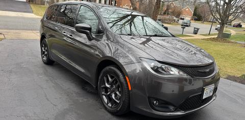 Chrysler Pacifica 2019