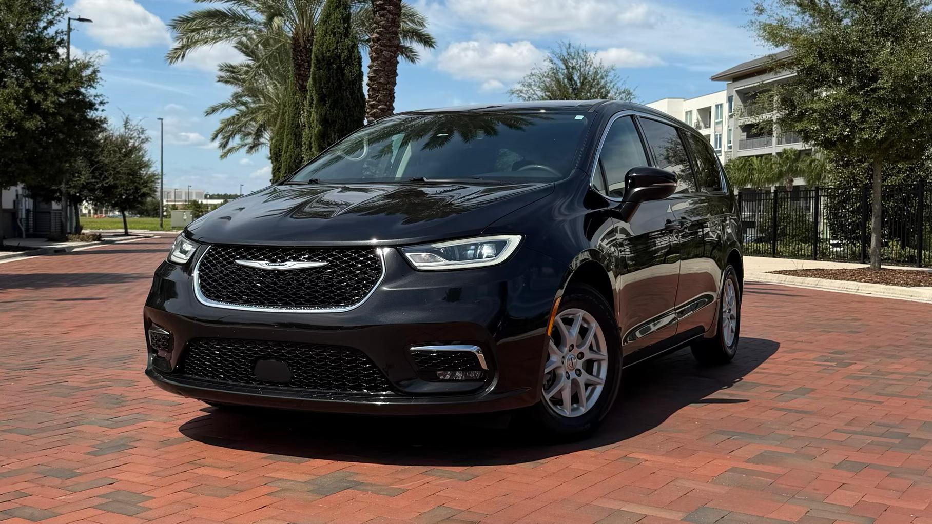 Chrysler Pacifica 2023 in Orlando, FL