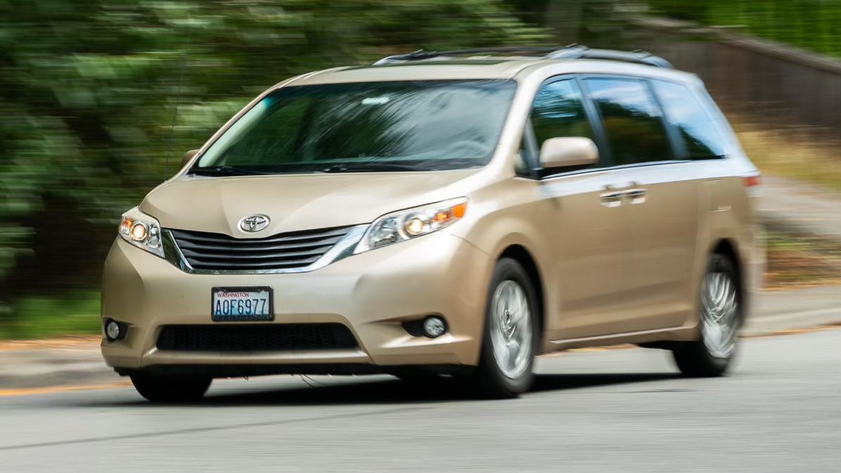 Toyota Sienna 2013 — Minivan rental alternative in Seattle, WA