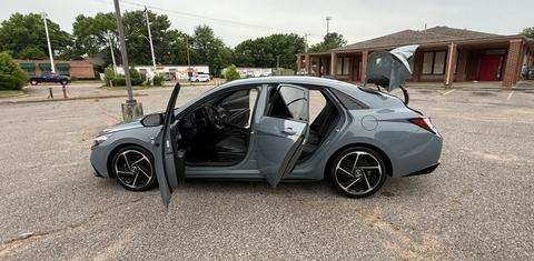 Hyundai Elantra 2022