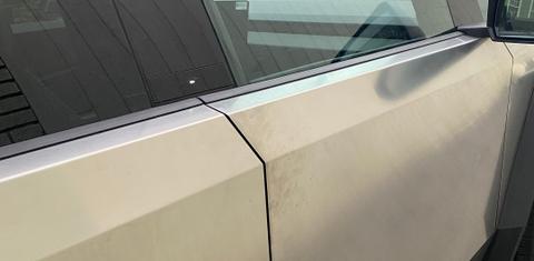 Tesla Cybertruck 2025