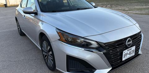 Nissan Altima 2023