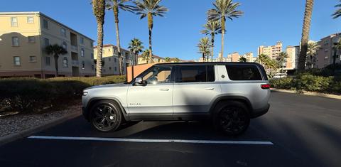 Rivian R1S 2026