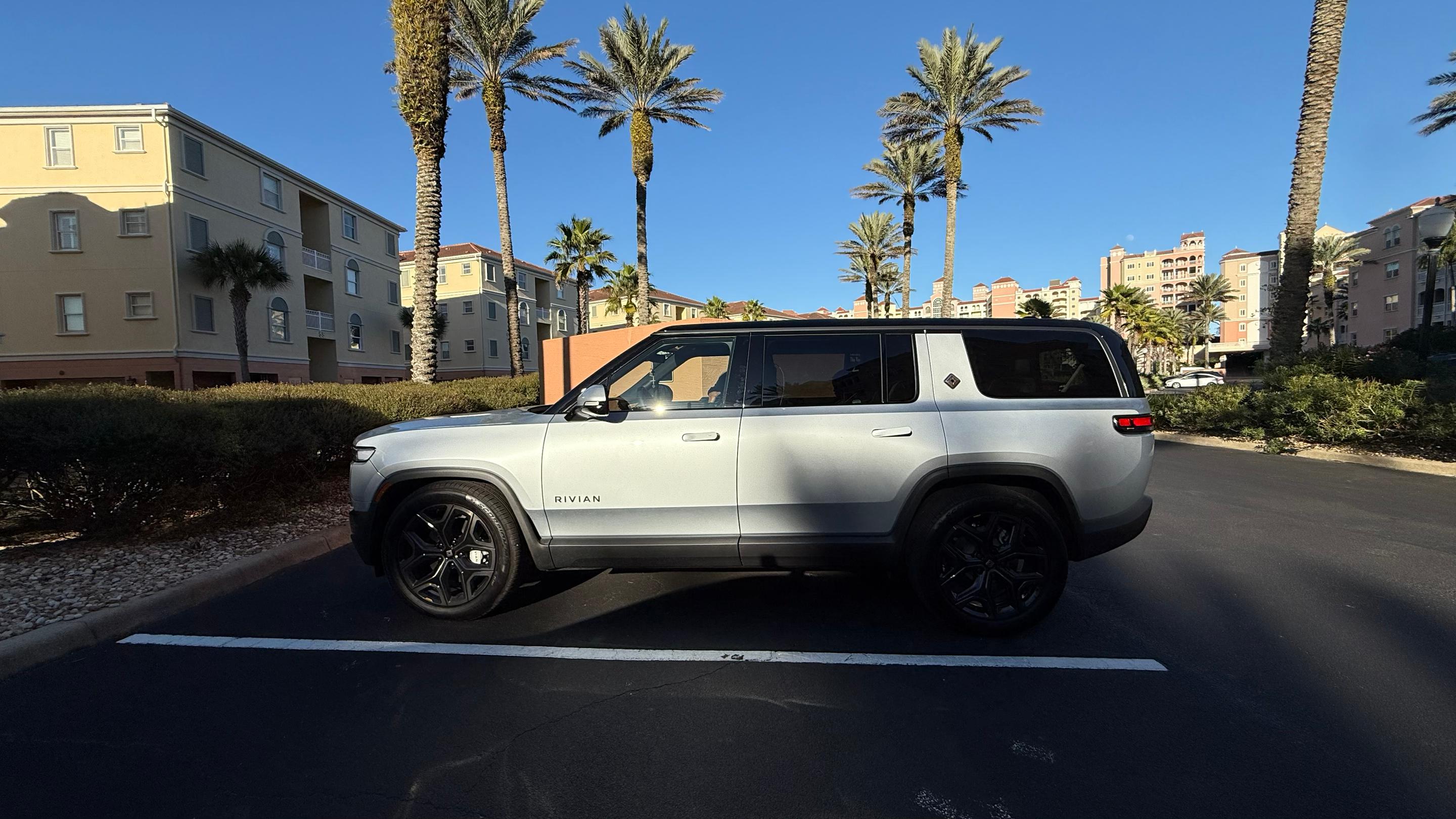 Rivian R1S 2026 in Daytona Beach, FL
