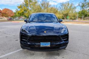 Porsche Macan car
