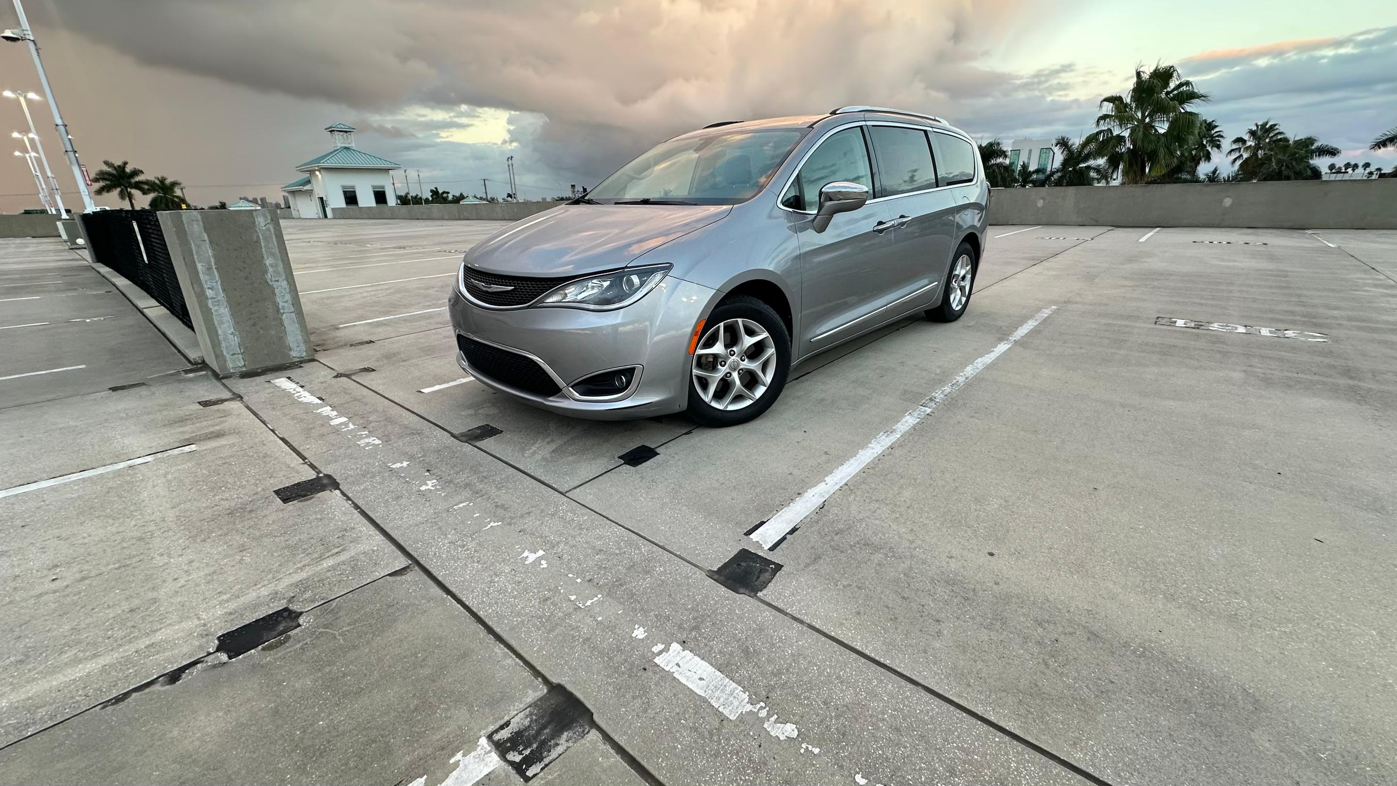 Chrysler Pacifica 2020 in Loxahatchee, FL