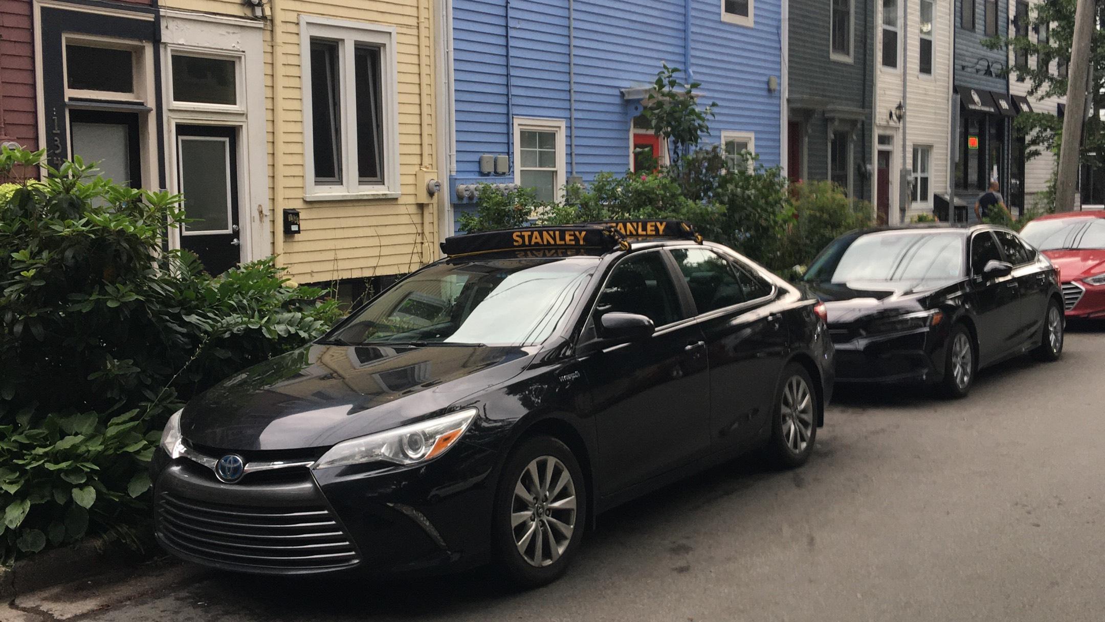 Toyota Camry Hybrid 2017 in Halifax, NS