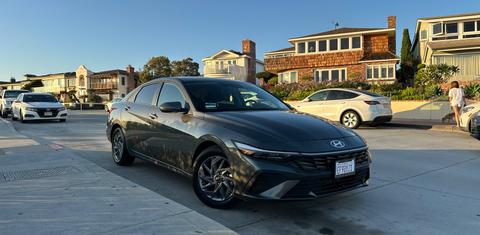 Hyundai Elantra Hybrid 2025