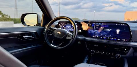 Chevrolet Suburban 2025