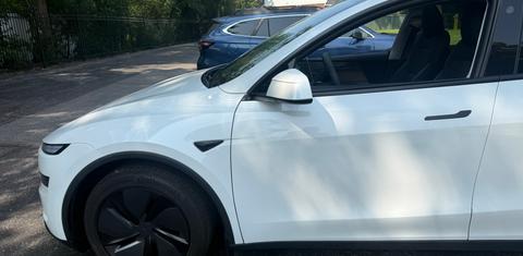 Tesla Model Y 2026