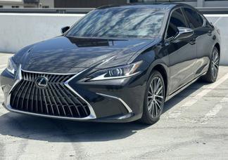 Lexus ES car