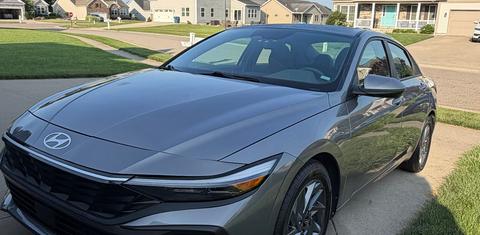Hyundai Elantra 2024
