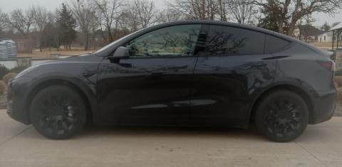 Tesla Model Y 2024
