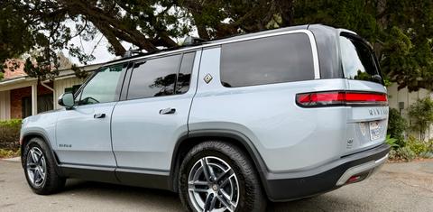 Rivian R1S 2025