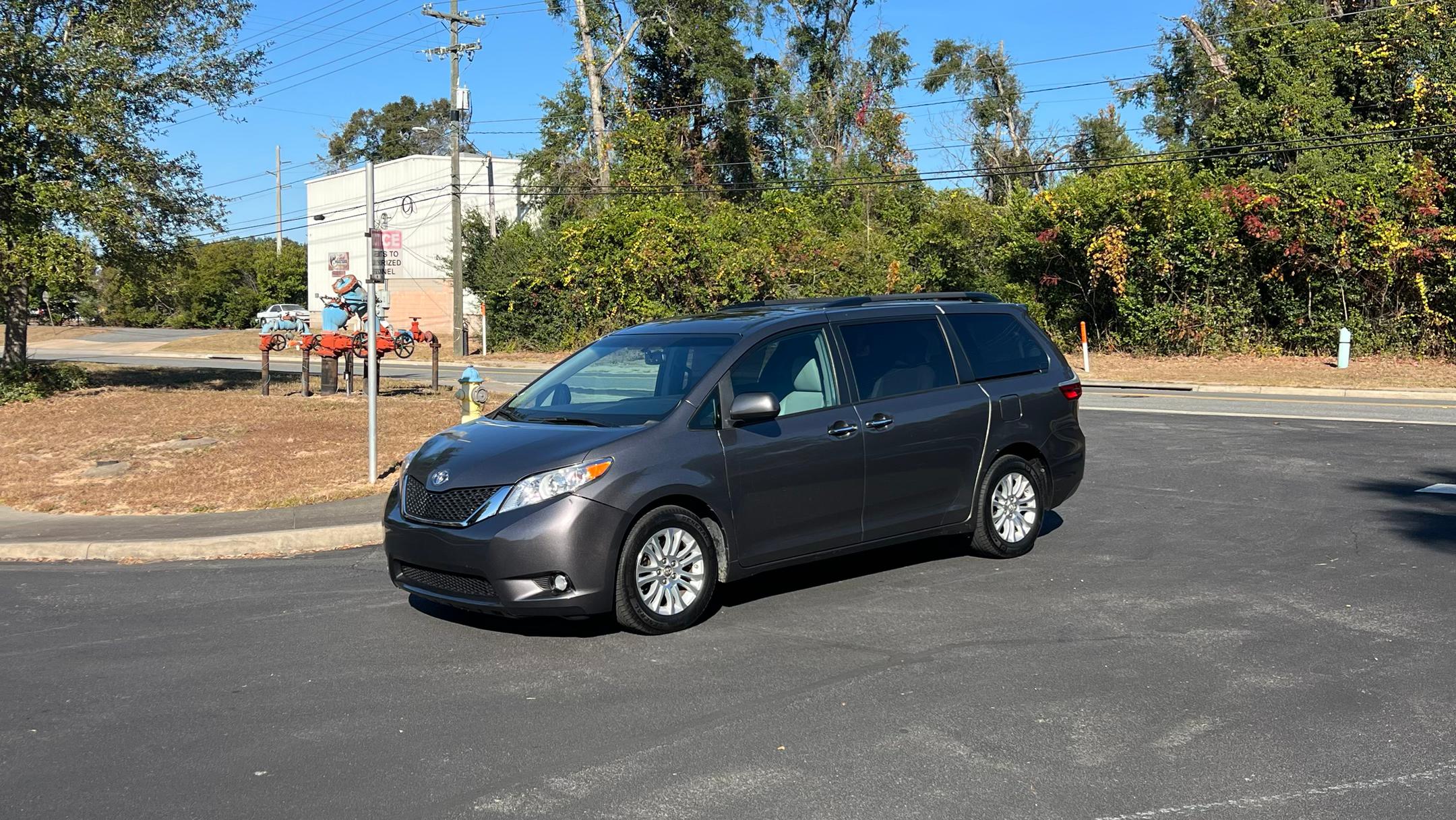 Toyota Sienna 2017 in Tallahassee, FL