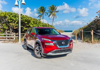 Nissan Rogue car