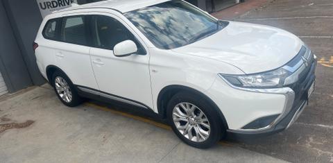 Mitsubishi OUTLANDER 2020