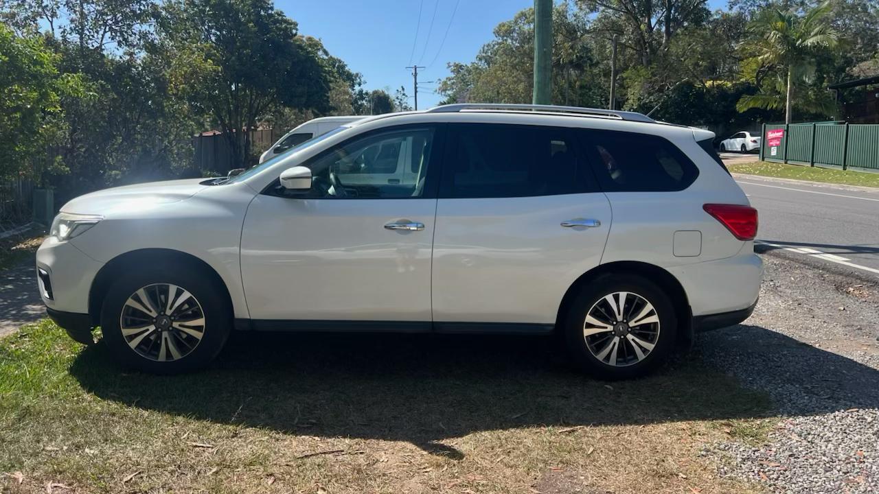 Nissan PATHFINDER 2018 in New Farm