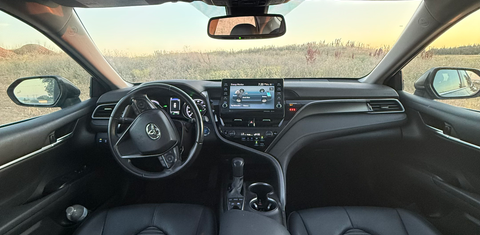 Toyota Camry Hybrid 2021