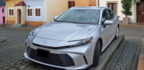Toyota Camry Hybrid 2025