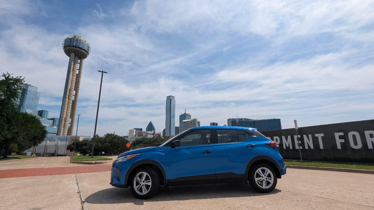 Nissan Kicks Play 2025 in Dallas, TX