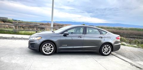 Ford Fusion Hybrid 2019