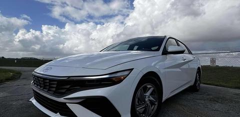 Hyundai Elantra 2025