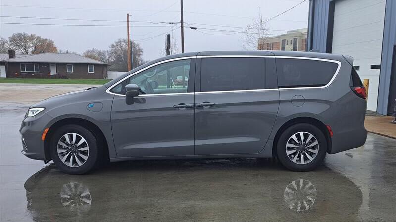 Chrysler Pacifica 2022 in Ann Arbor, MI