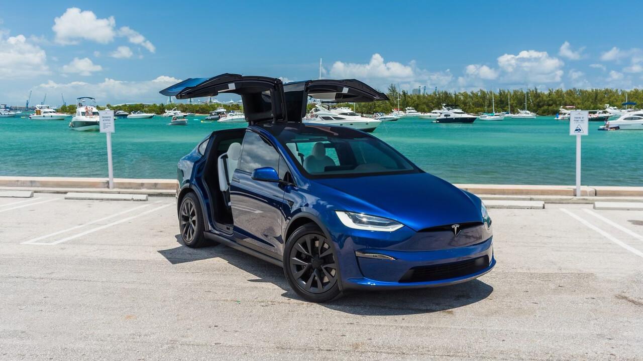 Tesla Model X 2023 in Miami, FL
