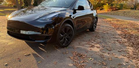 Tesla Model Y 2025