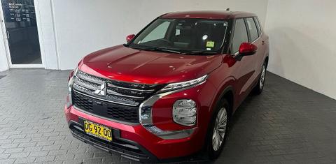 Mitsubishi OUTLANDER 2024