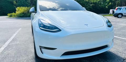 Tesla Model Y 2025