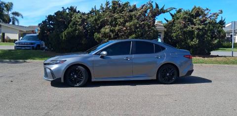 Toyota Camry Hybrid 2025