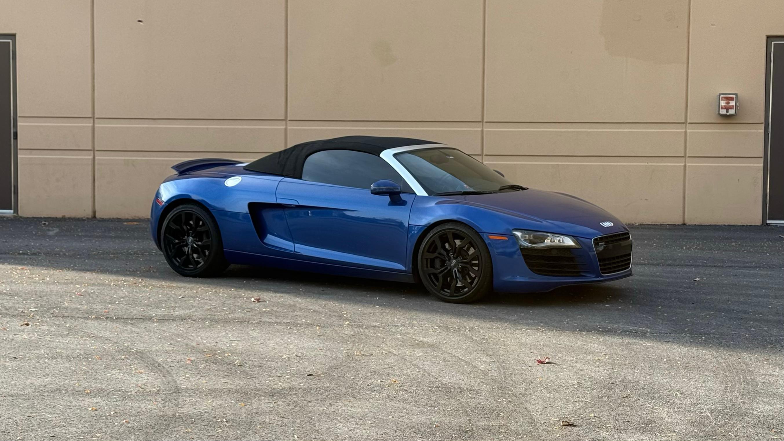 Audi R8 Spyder 2012 in Oak Lawn, IL
